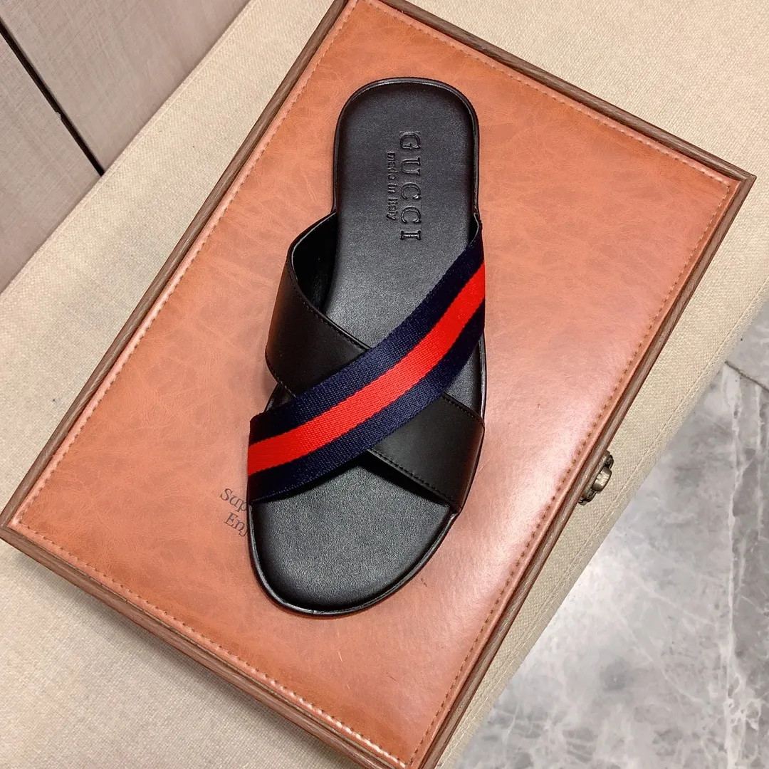 Slippers: New model: Factory price: 220💰💰🎩🎩🔥🔥《 Gucci* 》Series of slippers top purchasing agent🔍🔍Sold simultaneously for men, original Italian imported webbing made of selected cowhide, exquisite workmanship,), sole: (super comfortable) original factory special sole, ⚠️exclusive double-layer movable molded sole super comfortable⚠️, real shot🎬the real thing is more beautiful🔍🔍266 regular code 38-45